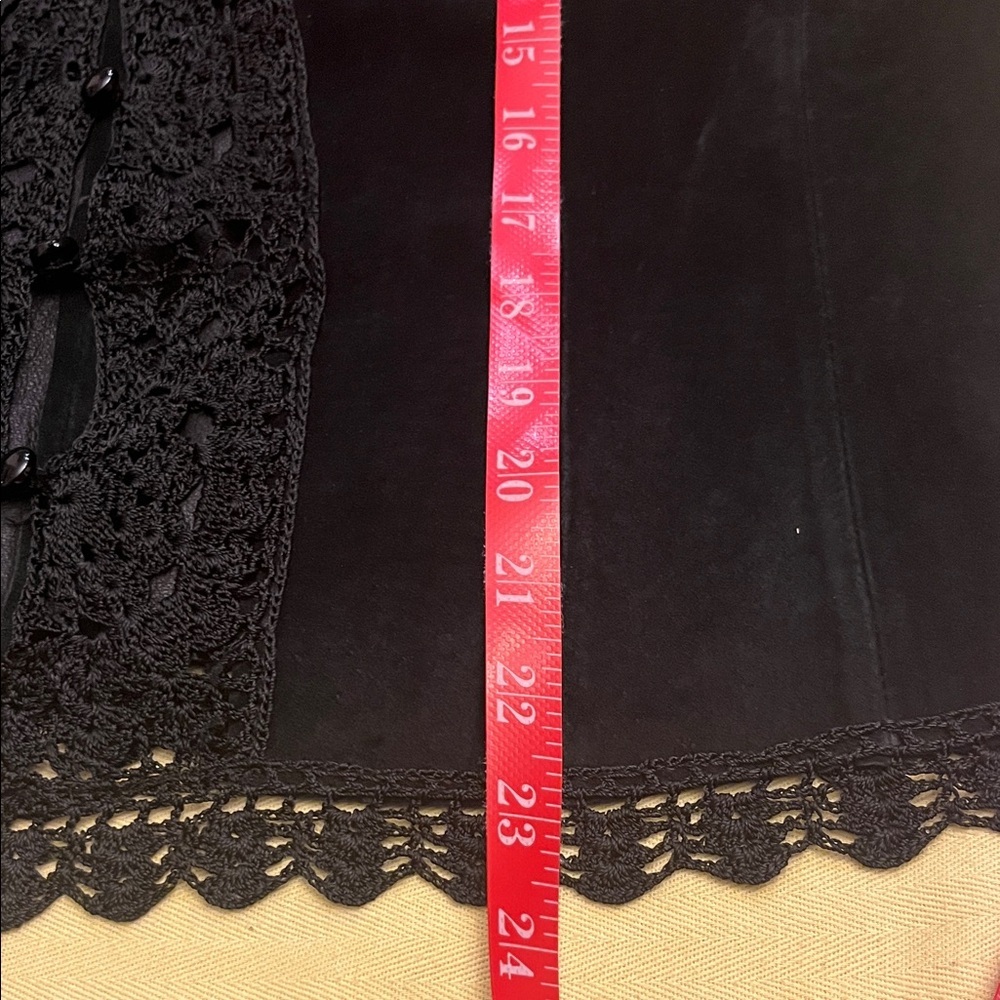LEATHER Peck & Peck  Black Crochet Accent vest size L - Picture 9 of 13